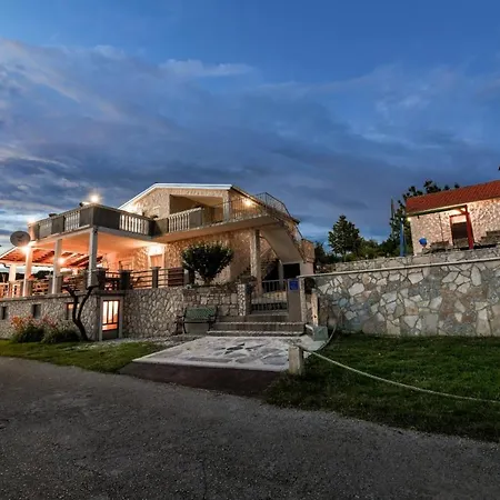 Bella Villa *