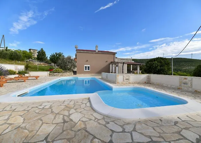 Bella Villa