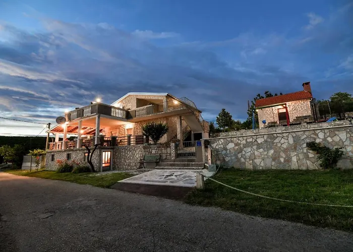Bella Villa *